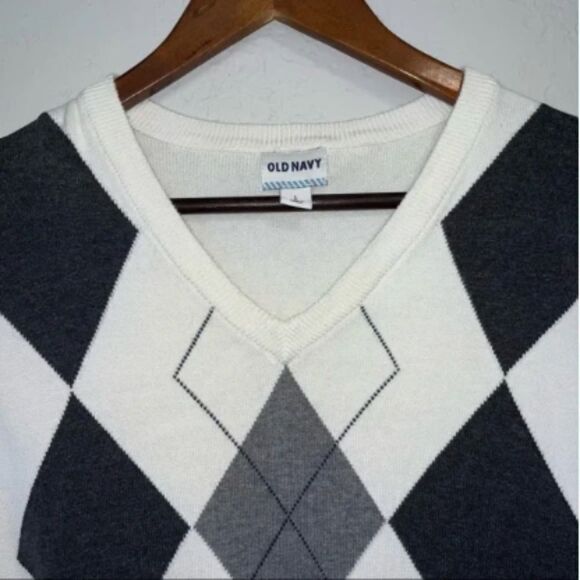 Men's Old Navy Cream & Black Argyle Sweater - Picture 3 of 6
